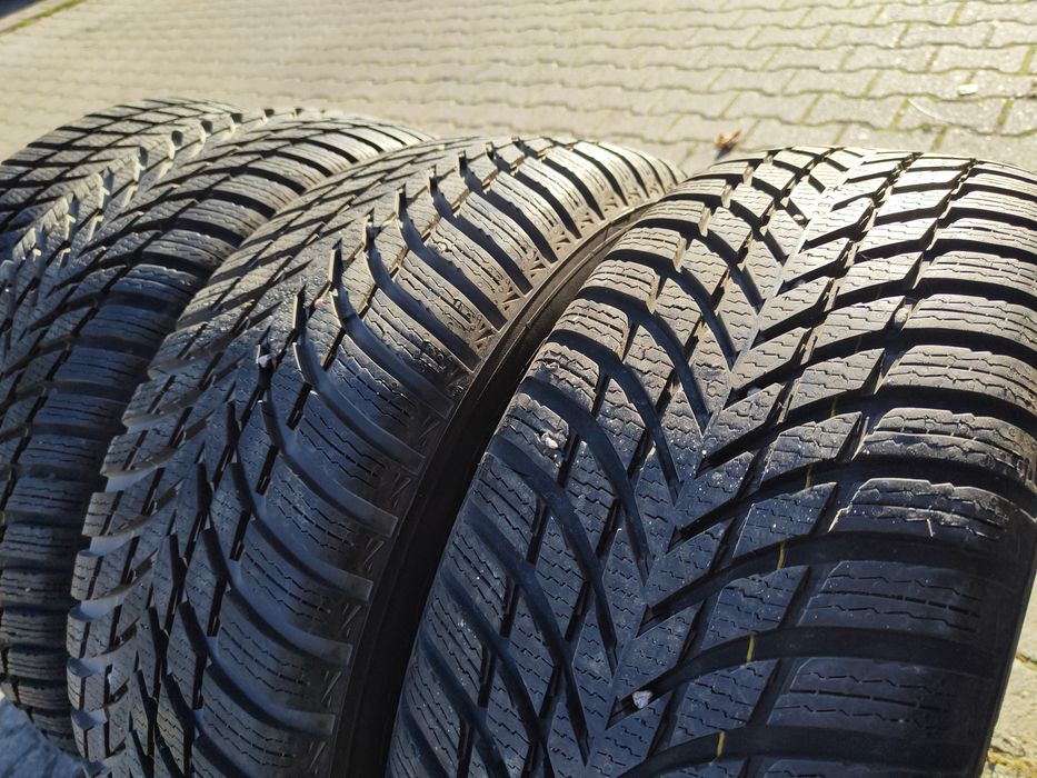Opony zimowe 215/65 R16 98H NOKIAN SNOWPROOF 2SUV