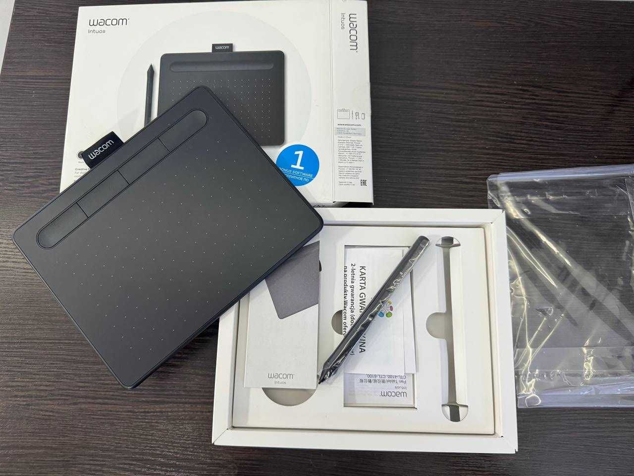 Wacom Intuos small чорний
CTL-4100K-N