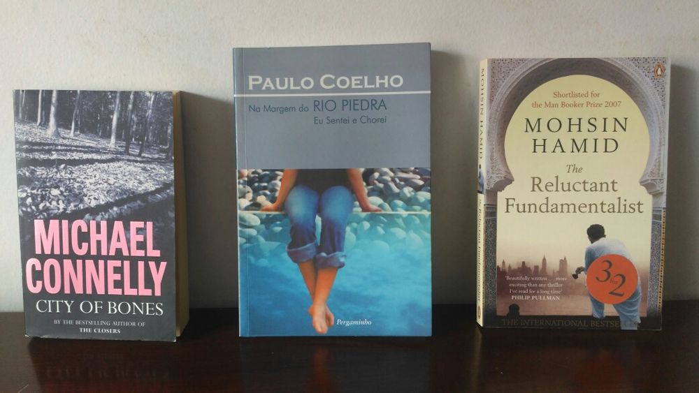 3 Livros Internacionais - City Bones / Rio Piedra / Reluctant Fundamen