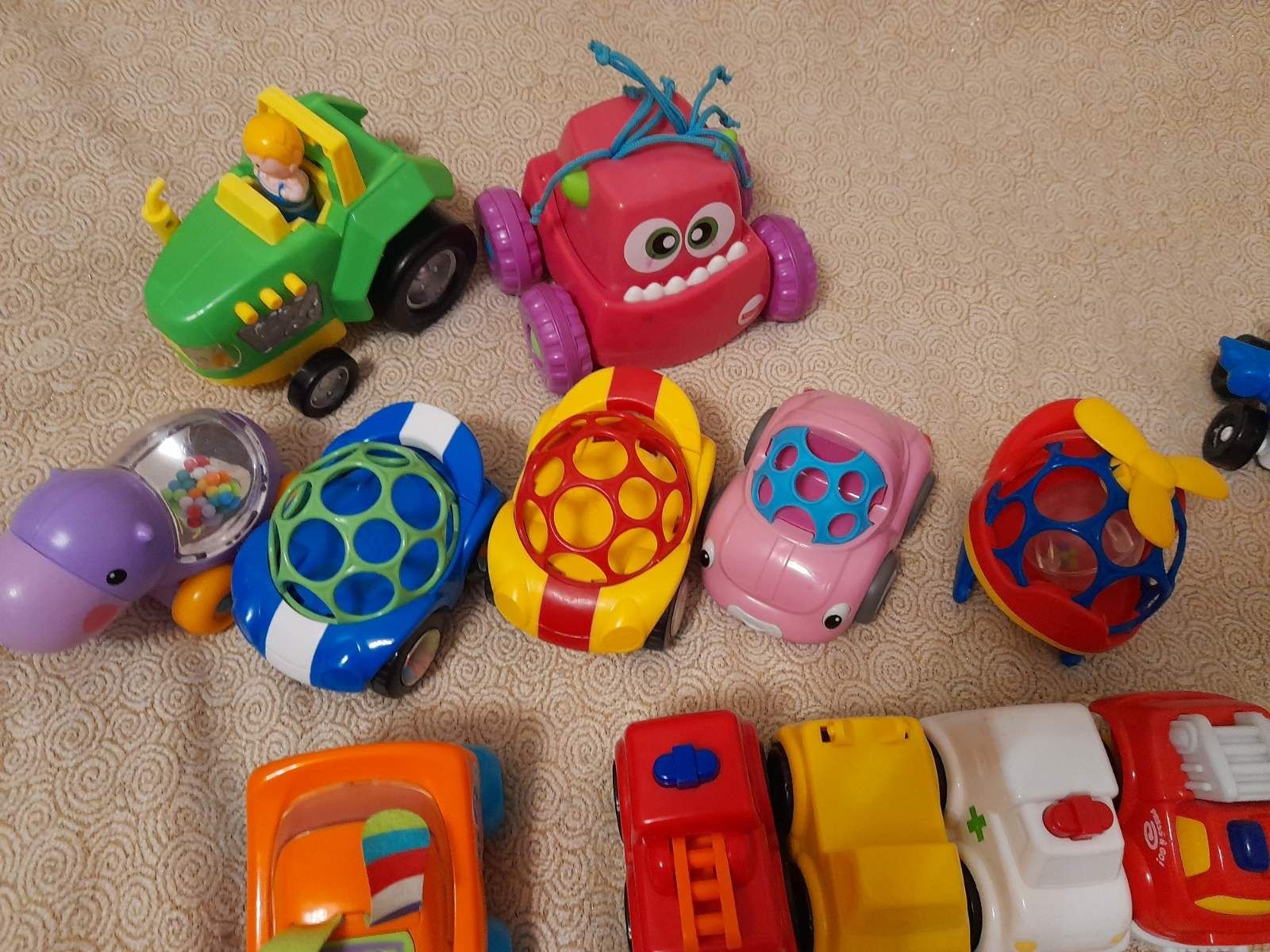 Машинка погремушка Fisher price Obal Nuby