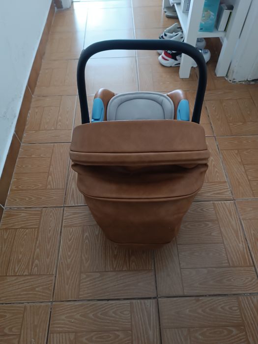 Bebê conforto carro