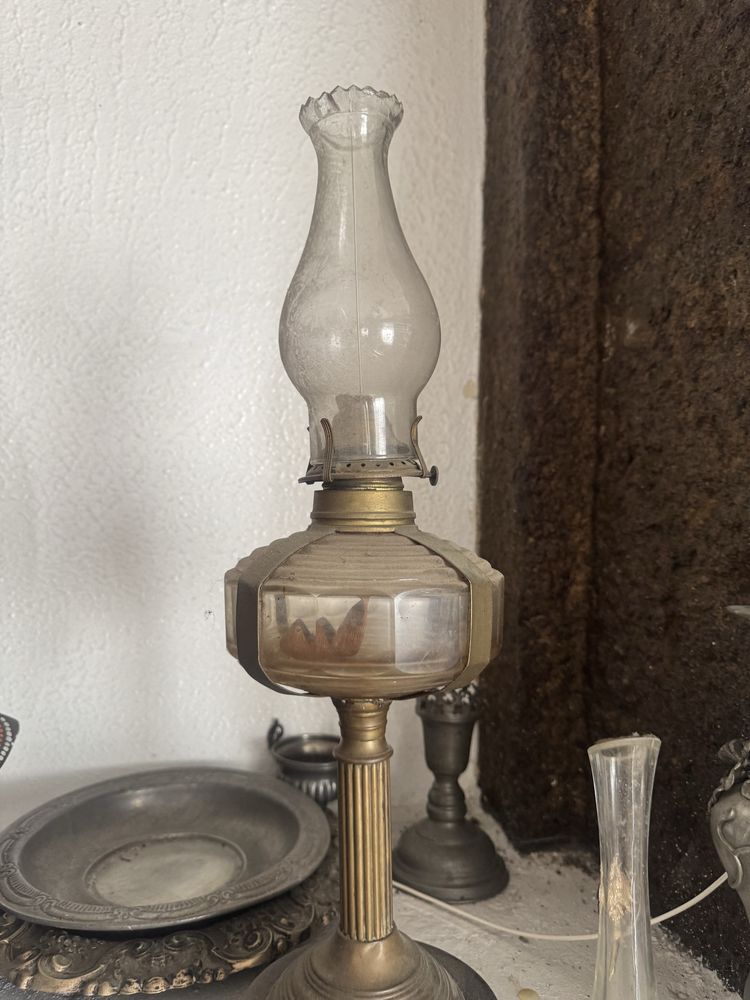 Candeeiro a petroleo antigo