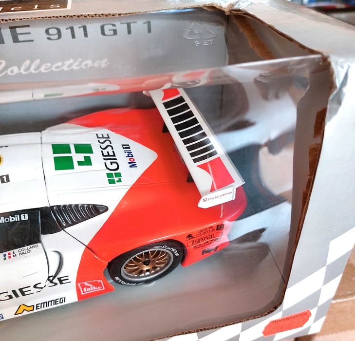 Porsche 911 GT1 #17 FIA GT CHAMPIONSHIP 1997 (UT Models 1:18)