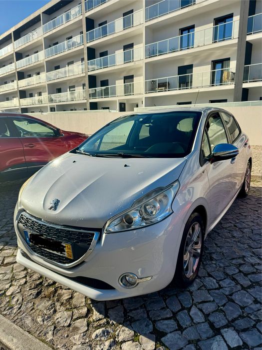 Peugeot 208 50mil KM reais