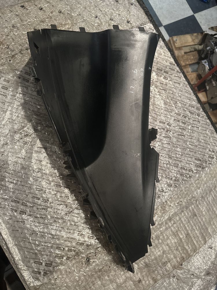 Bmw C1 Podłoga Osłona Wypełnienie 125/200 Plastik Mocowanie M175