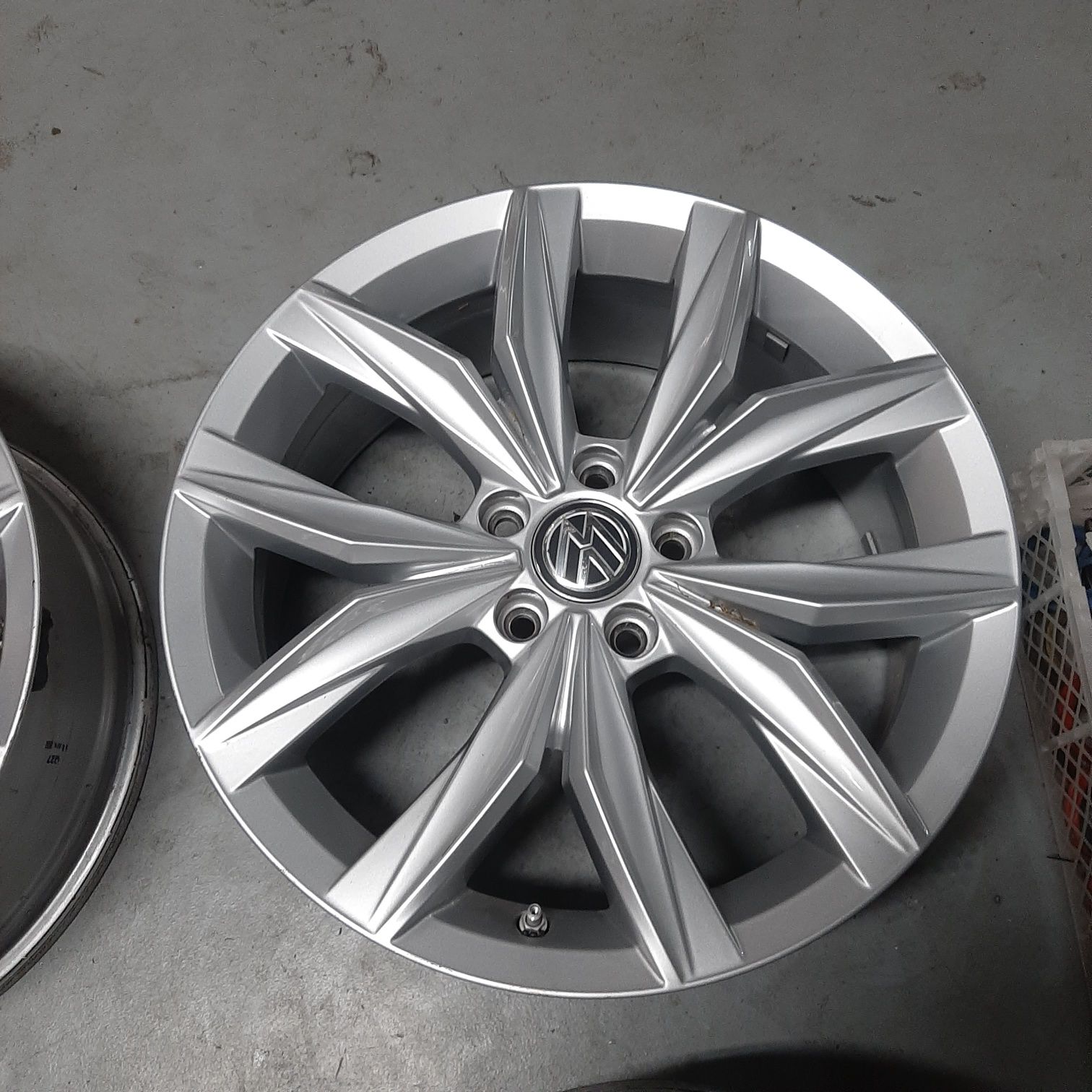 Oryginalne Felgi Aluminiowe VW 17" 5x112 7J ET43 Super Stan !