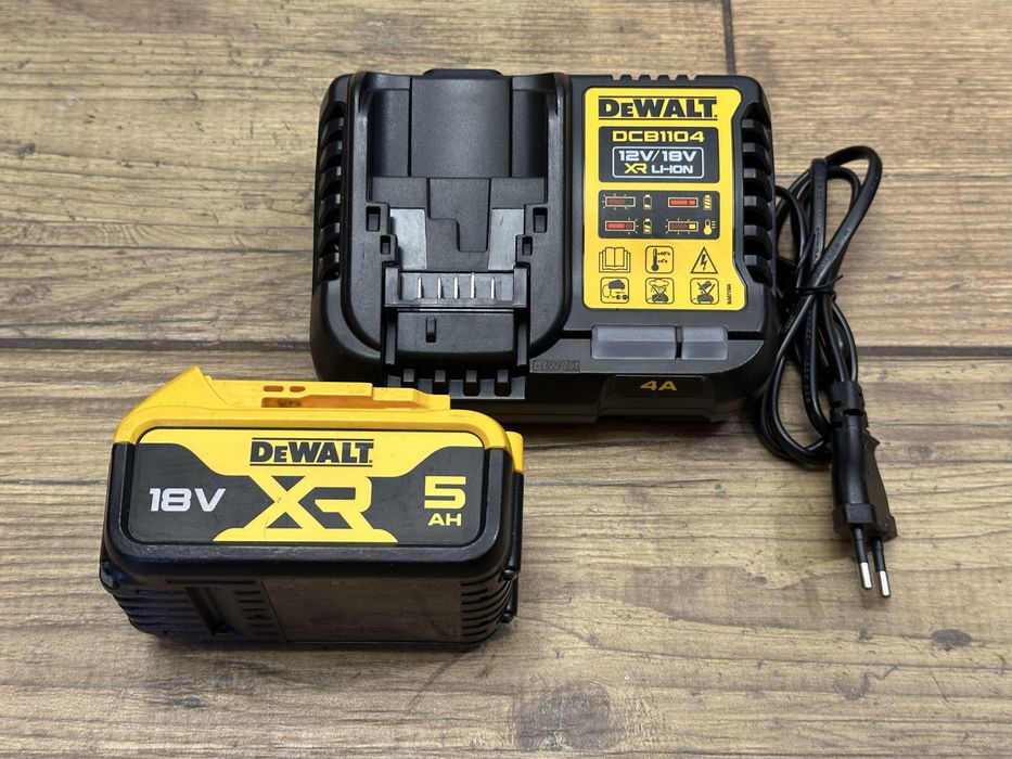 [Zestaw] Ładowarka DCB1104 DeWalt | bateria akumulator 18V 5AH 2024r.