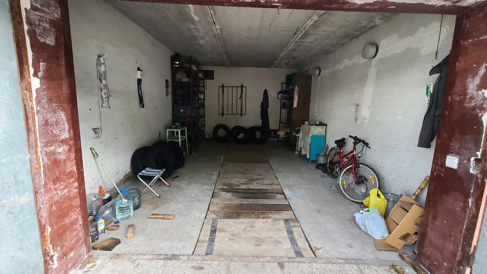 Продам 2х эт. гараж район парка Шевченко (гост.Рассвет)