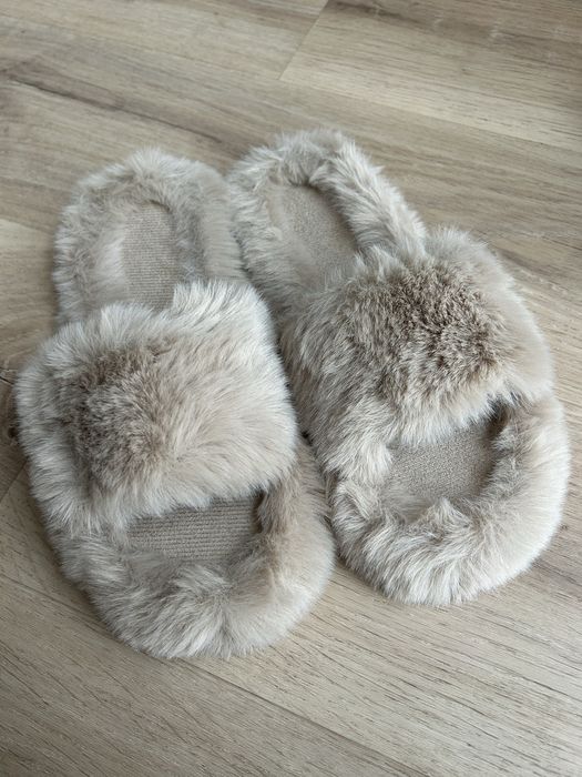 Жіночі домашні тапки