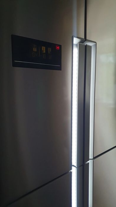 Холодильник VESTFROST двокомпресорний трикамерний