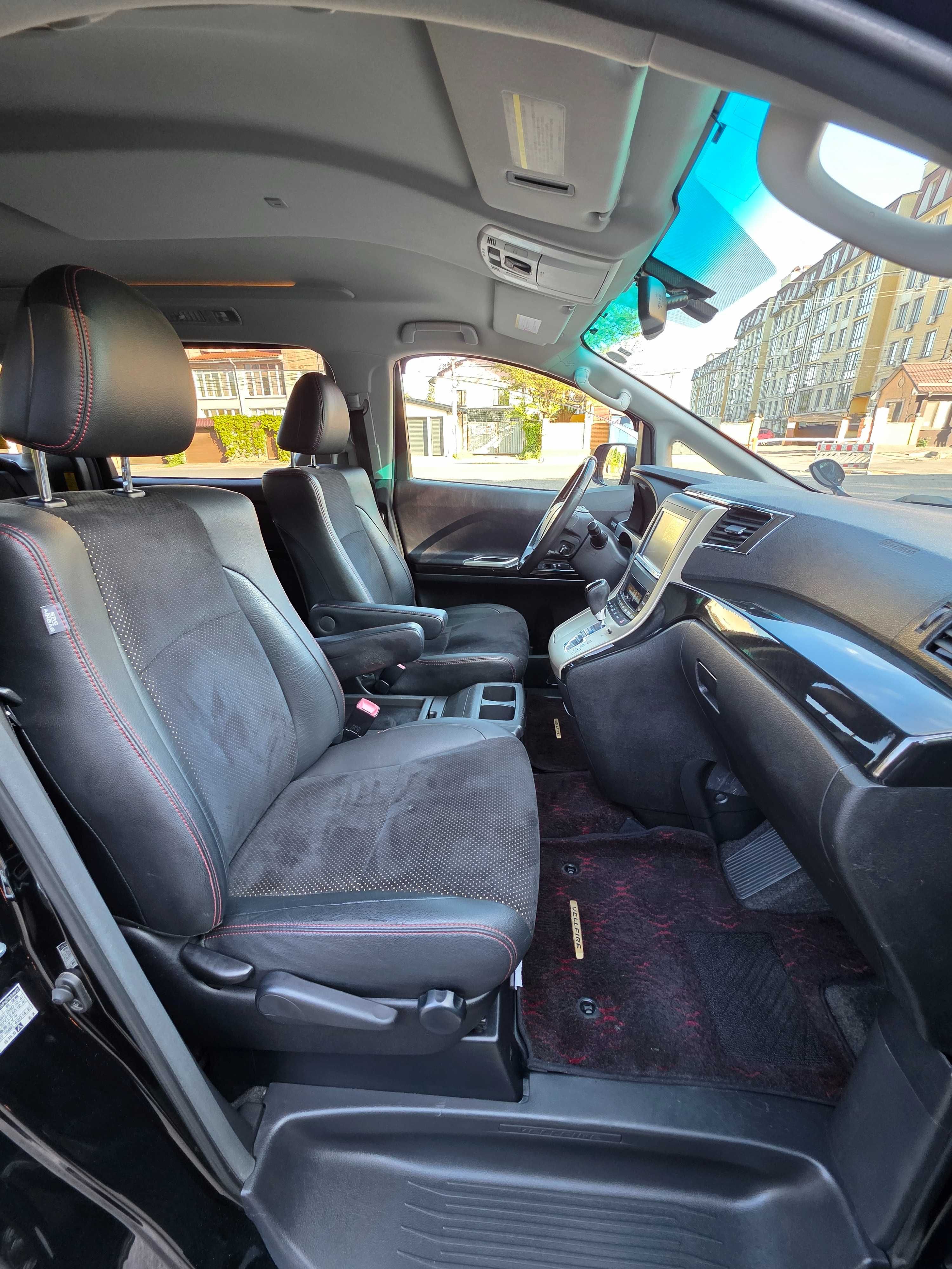 Toyota vellfire Golden Eyes II 2013 2.4 CVT