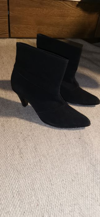 Buty zamszowe krótkie