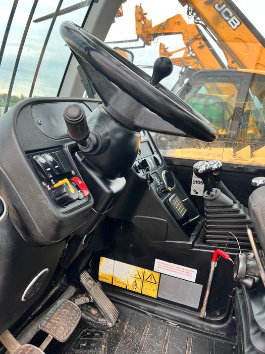 Продається телескопічний навантажувач JCB 535-125 2016 року випуску