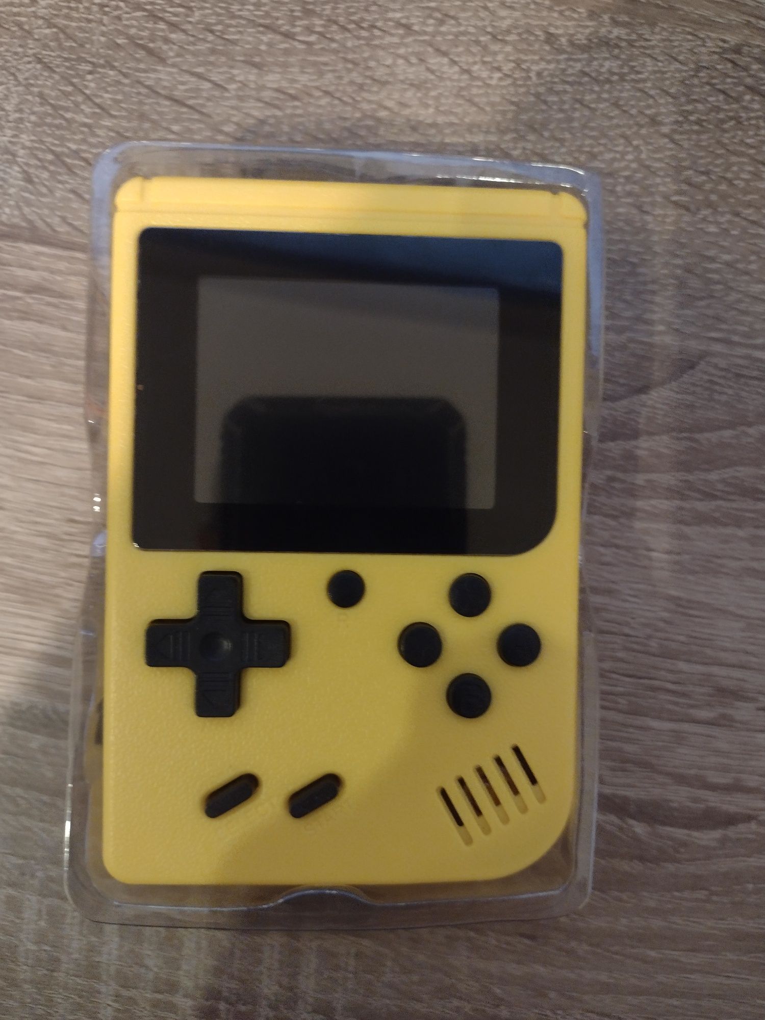Retro konsolka do gier 400 klasycznych gierek.