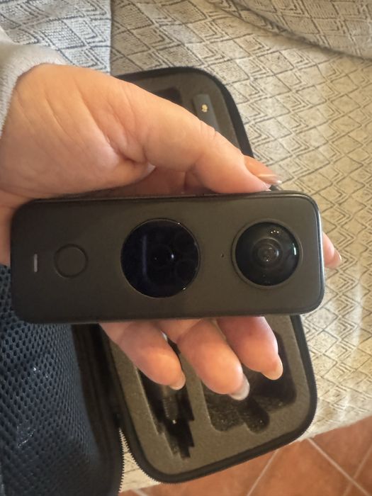 Camera 360• x2 cinzenta com case e baterias