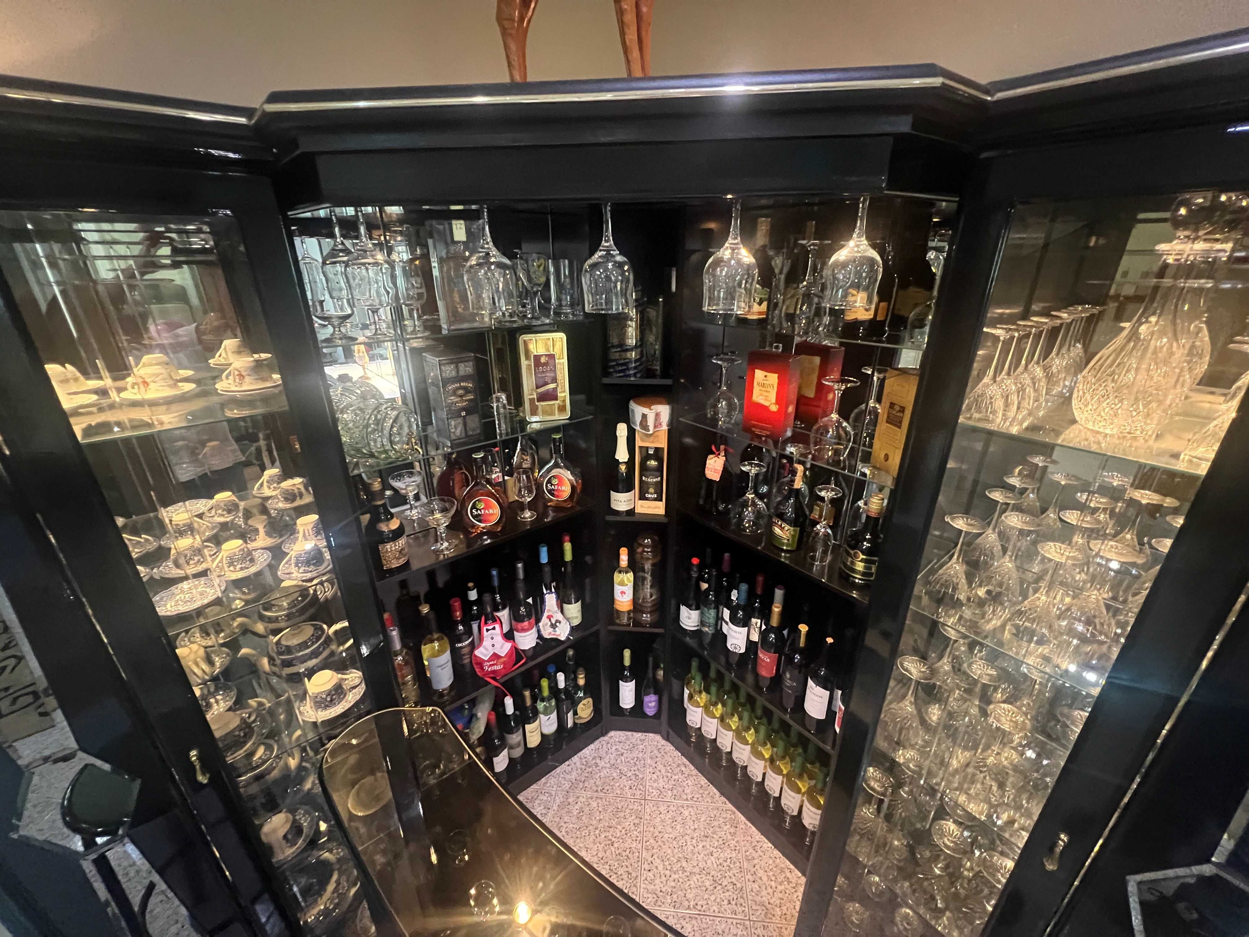 Mobília de sala com bar