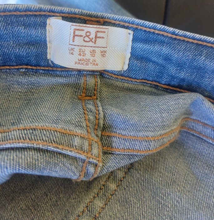 F&F Jeansowe bermudy damskie – rozmiar 42 – stan idealny!