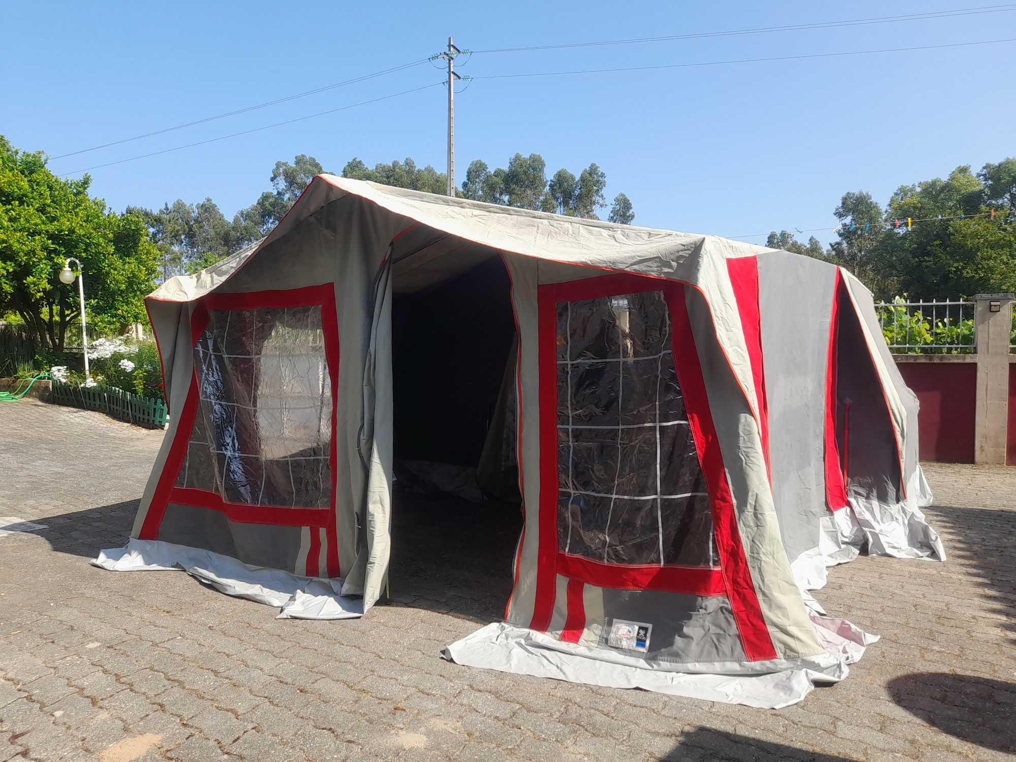 Atrelado autotenda J4  - 3 quartos e 1 sala (avançado)