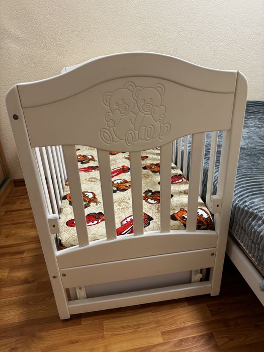 Дитяче ліжечко Angelo Lux-2 з маятниковим механізмом та шухлядою