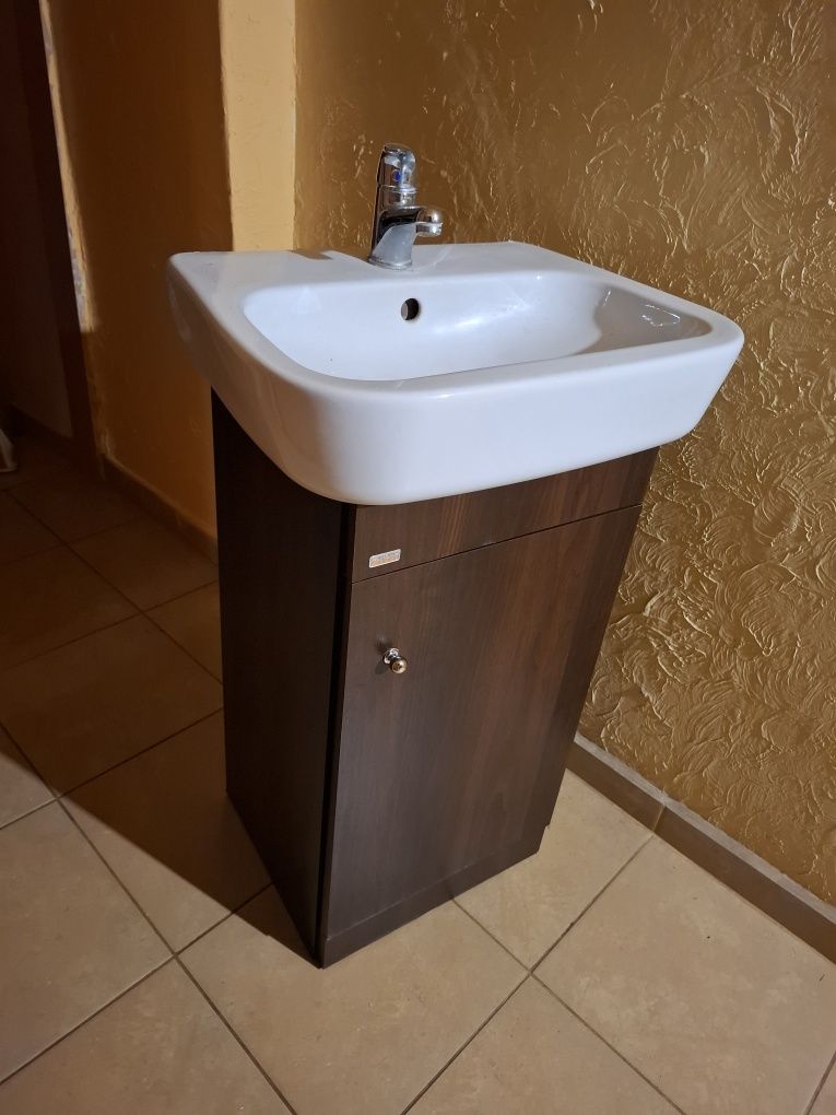 Szafka z umywalką cersanit