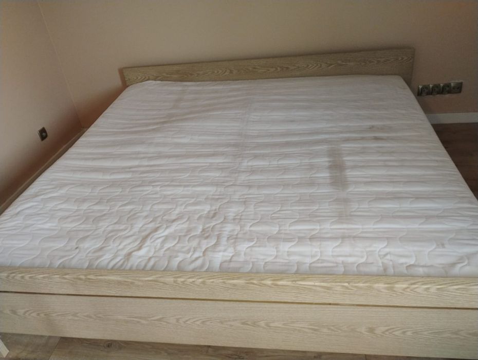 Łóżko podwójne  2,0x2,0m