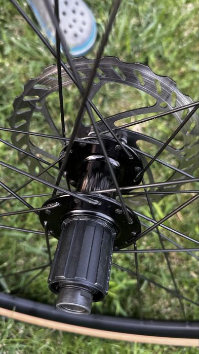 Koła gravel 28 CX 20 Disc. Na oponach z dętkami. Stan bdb.