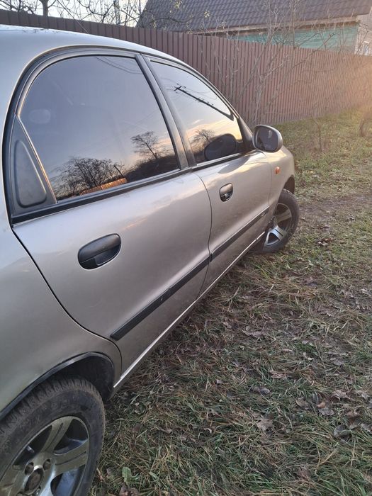 Daewoo Lanos 2004 року