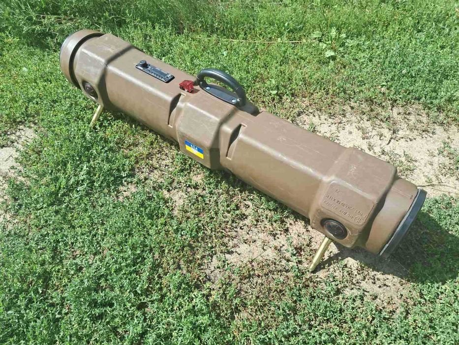 Музичний центр “Bazuka” EDGE" з тубусу від порохового заряду