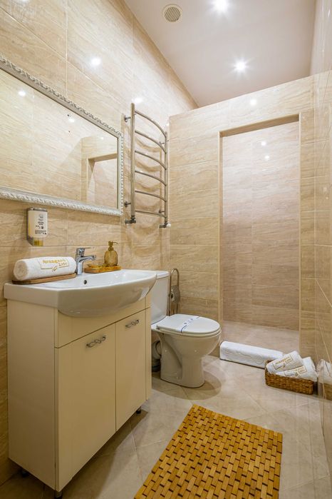 вул. Листопадового Чину 12/Оренда житла Подобово 4 кім. кв./для 10 ос.