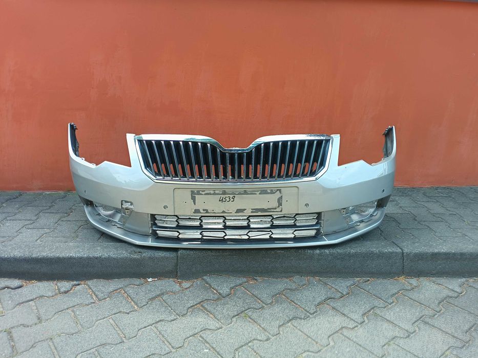 Zderzak przedni Skoda Superb 2 II 2013->2015 czujniki PDC 6 nr4539