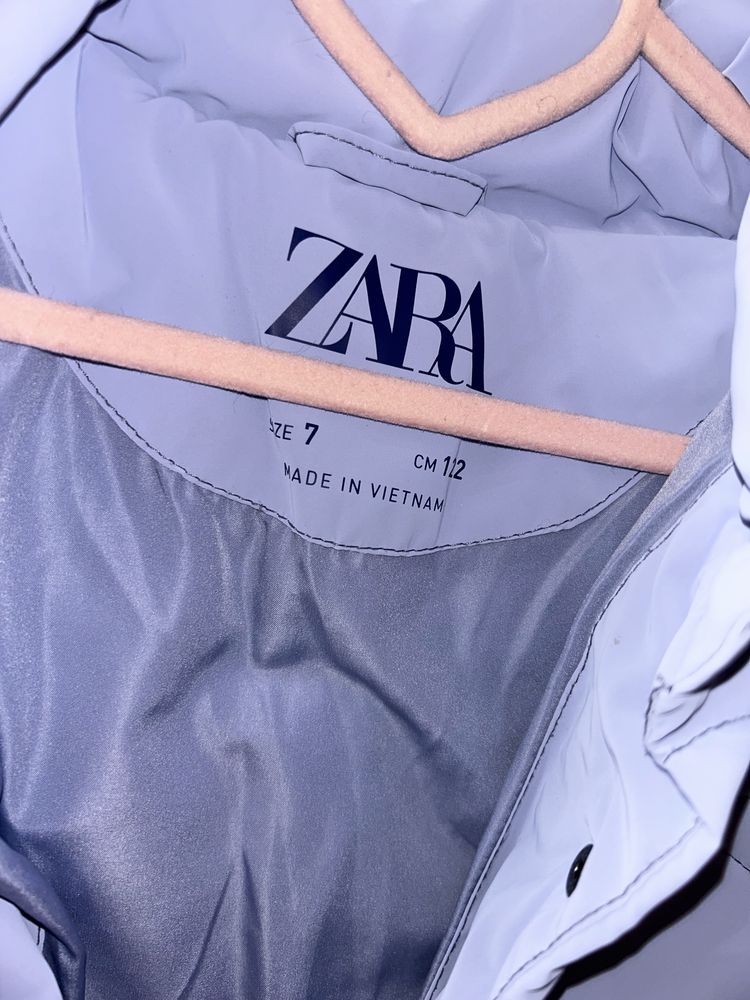Демі курточка Zara