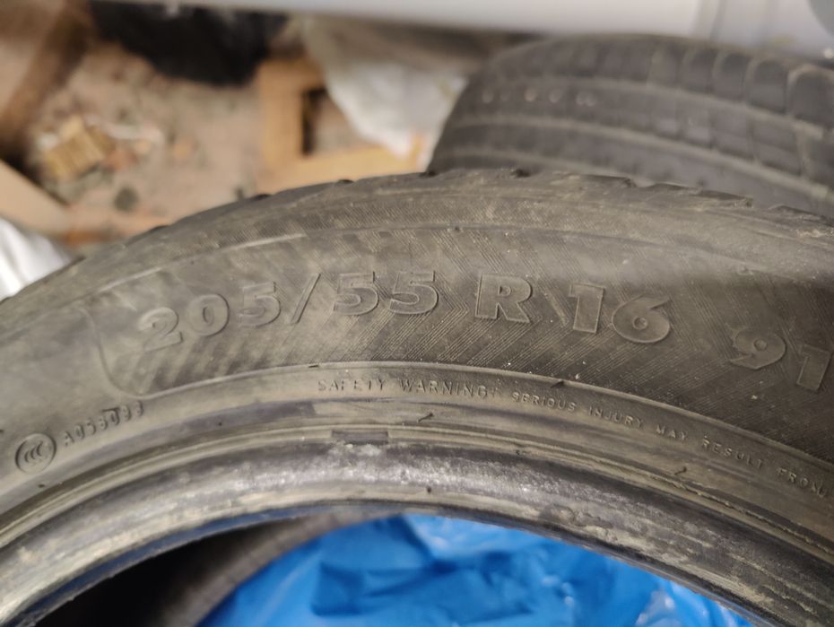 Продам зимню  резину Nokian 205 55 r16