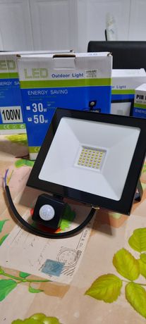 Focos projetor led 20w/50w com sensor movimento
