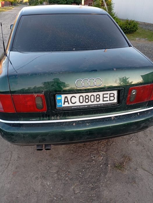 Продам ауді А 8 .