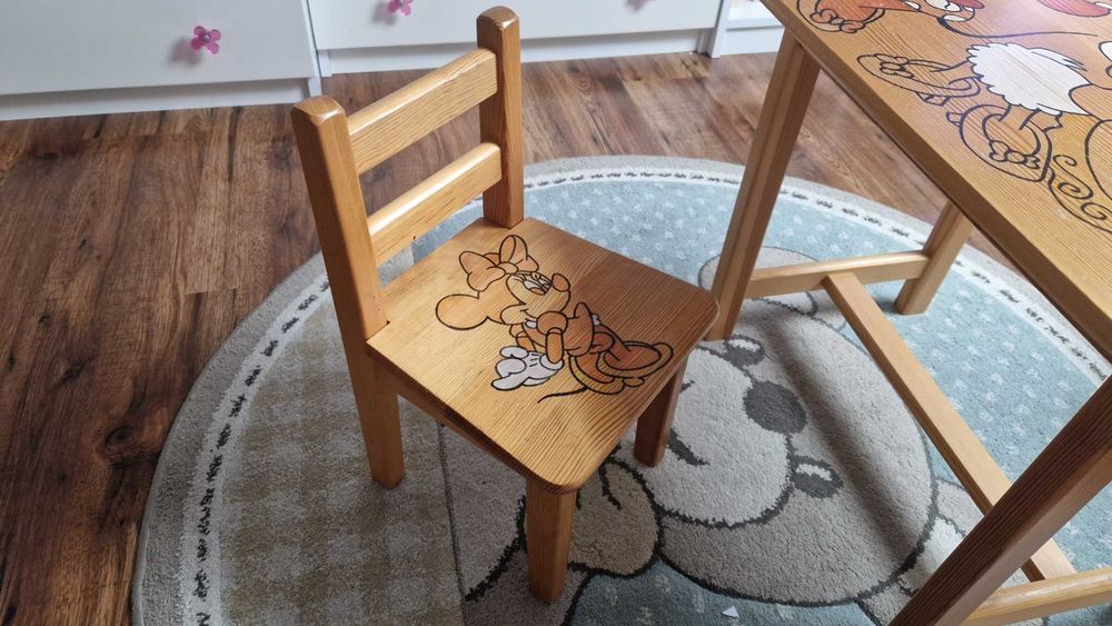 Stolik i krzesło dla dziecka