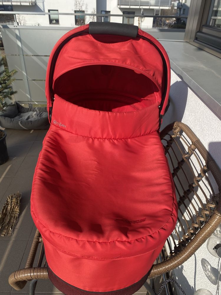 Cybex gondola ferrari red