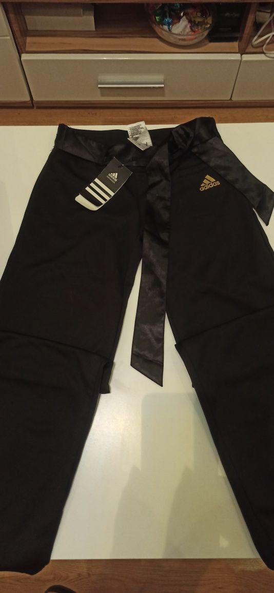 Super spodnie Adidas Nowe rozmiar z metki M