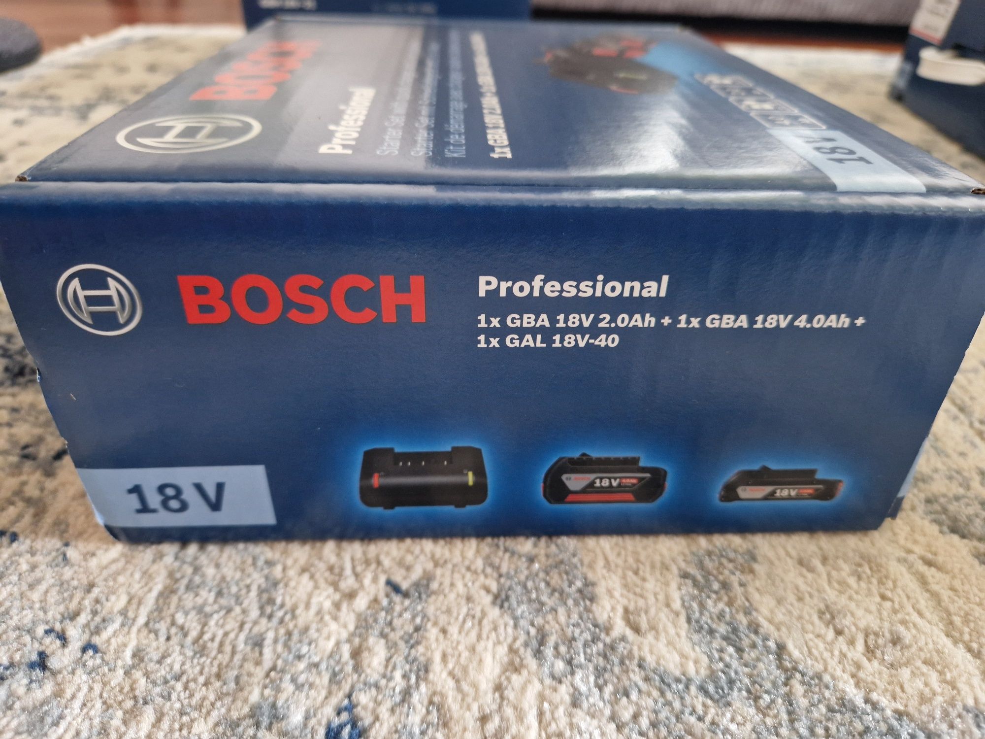 Akumulatory z ładowarką Bosch 1600A01BA3 3 elementy