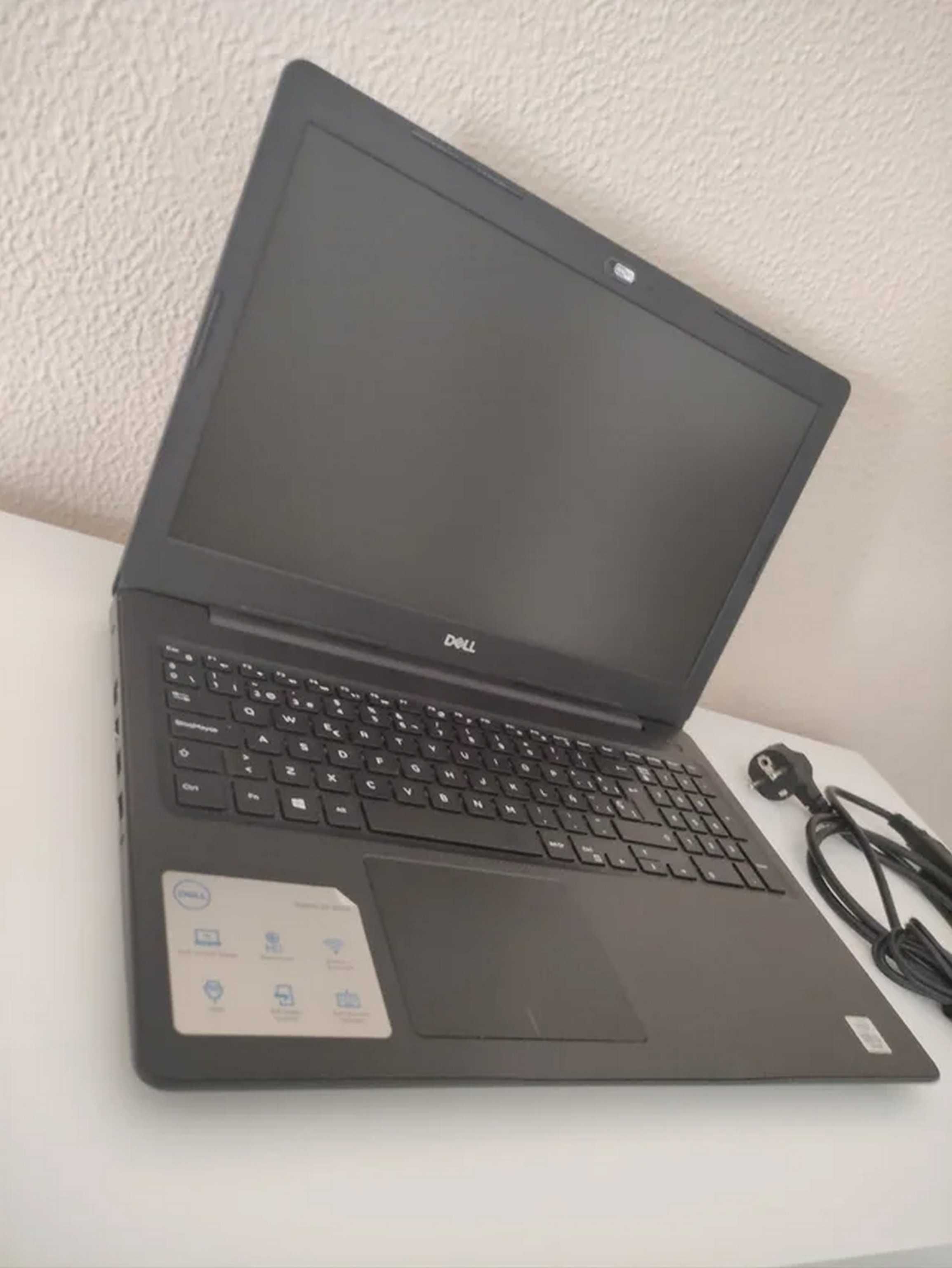Dell Vostro 15.6" Octacore i5/8GB/256Nvme gama Profissional