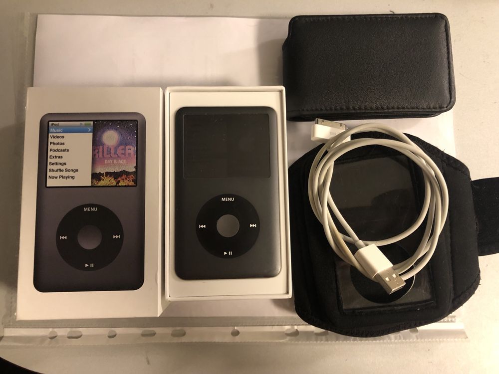 iPod classic 160 GB  7 th + чехол