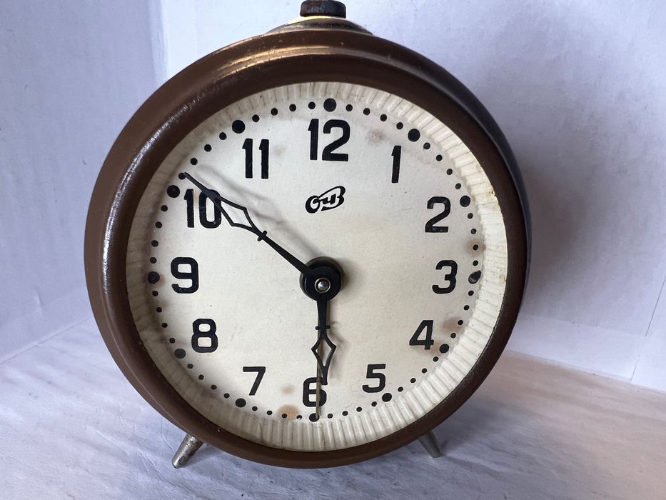 Часы будильник ОЧЗ, СССР, 60 е года. Корпус металл. # 15