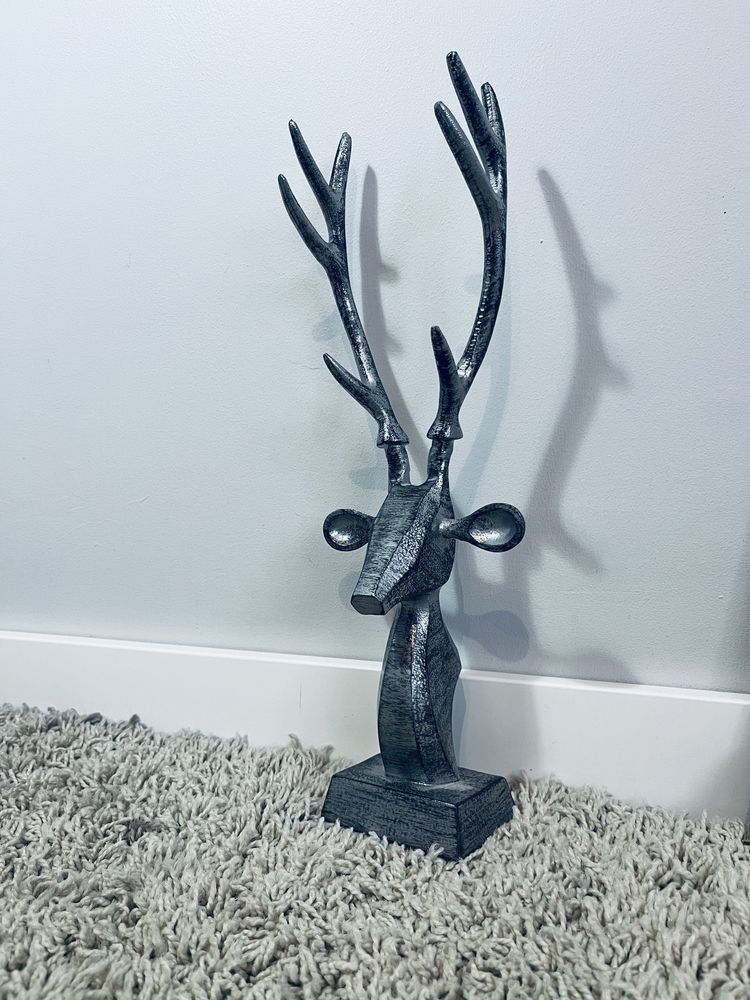 Srebrny jelen metalowy posag figurka z rogami metalowy srebrny