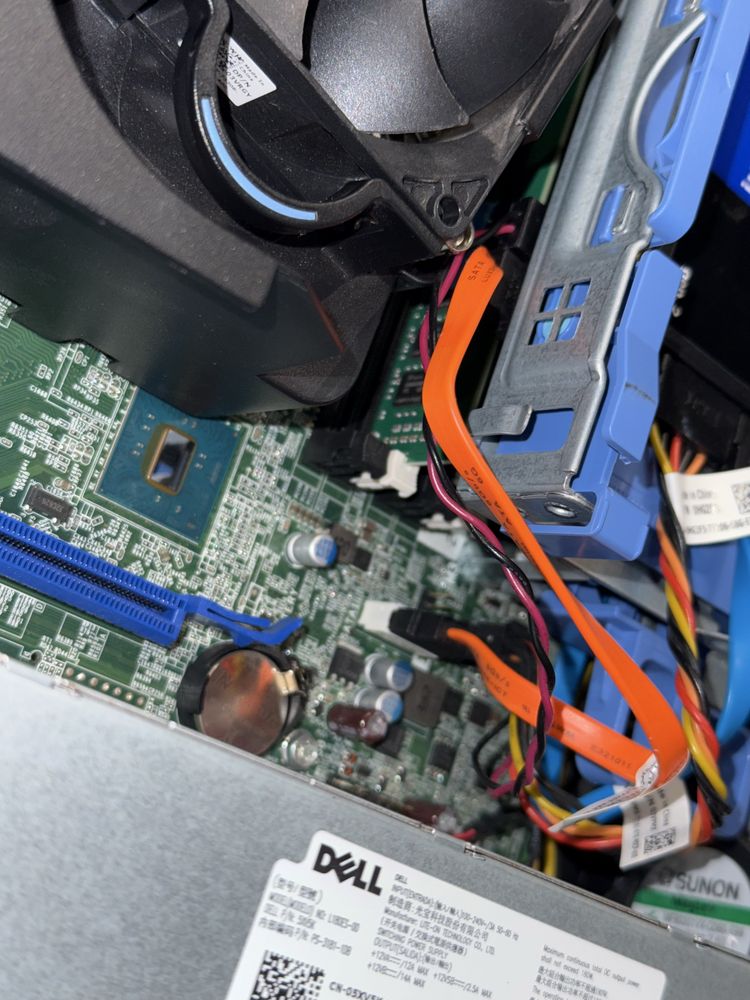 Dell OptiPlex vc 7040 i5-6600 / 8 GB RAM / SSD 248 GB / Windows 10
