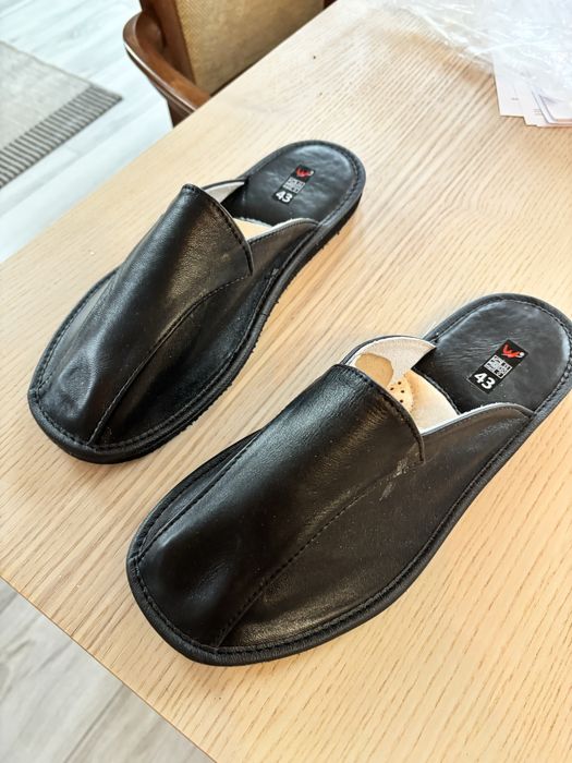 Nowe kapcie męskie skóra