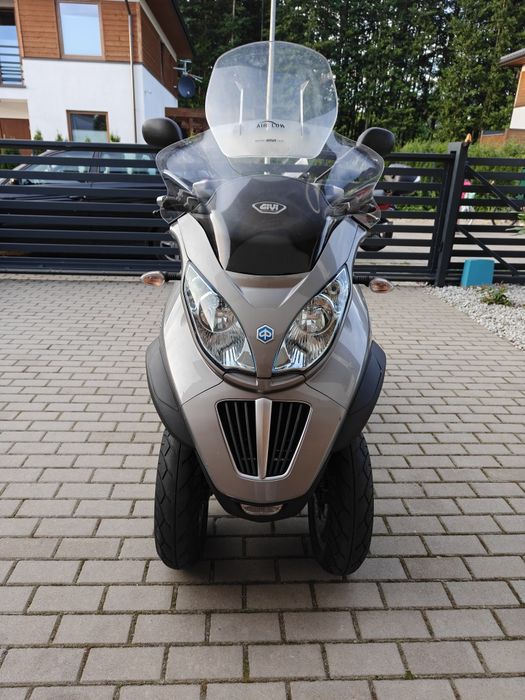 Aprilia Piaggio MP3 300 r. 2011 na kat B L5E
