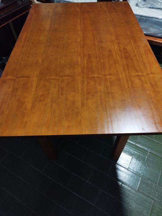 Mesa madeira desocupar 75€