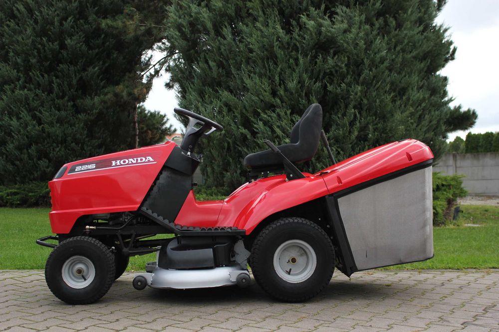 Honda 2216 V2  TRAKTOREK Kosiarka