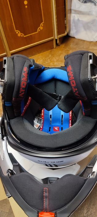 Продам мотошолом MT Atom 2