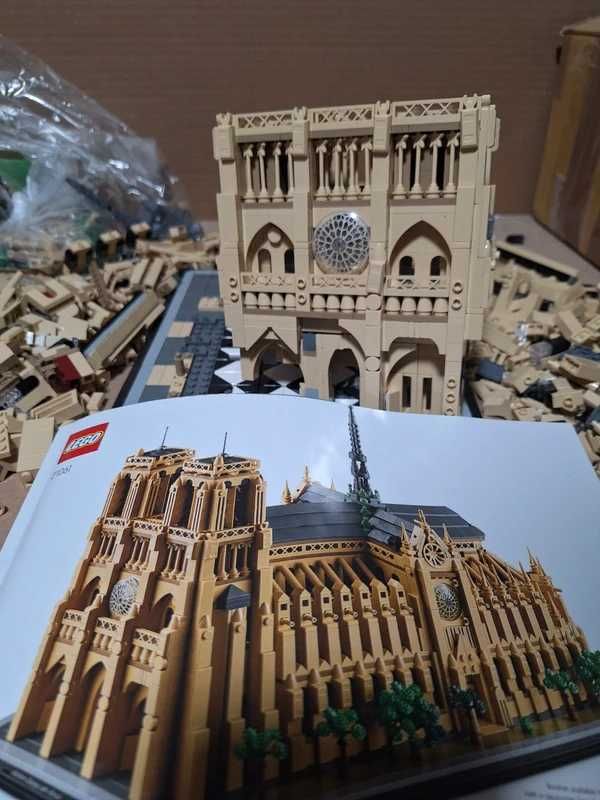 Lego architecture 21061 notre-dame de paris