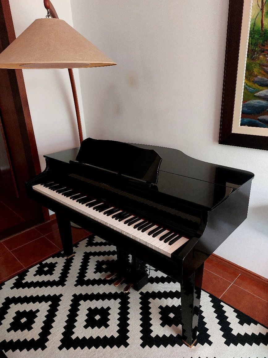 Piano Roland GP607